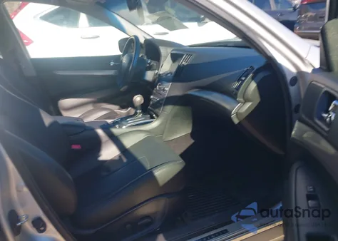 2015 Infiniti Q40 z USA, uszkodzony, nr VIN JN1CV6AR9FM520653